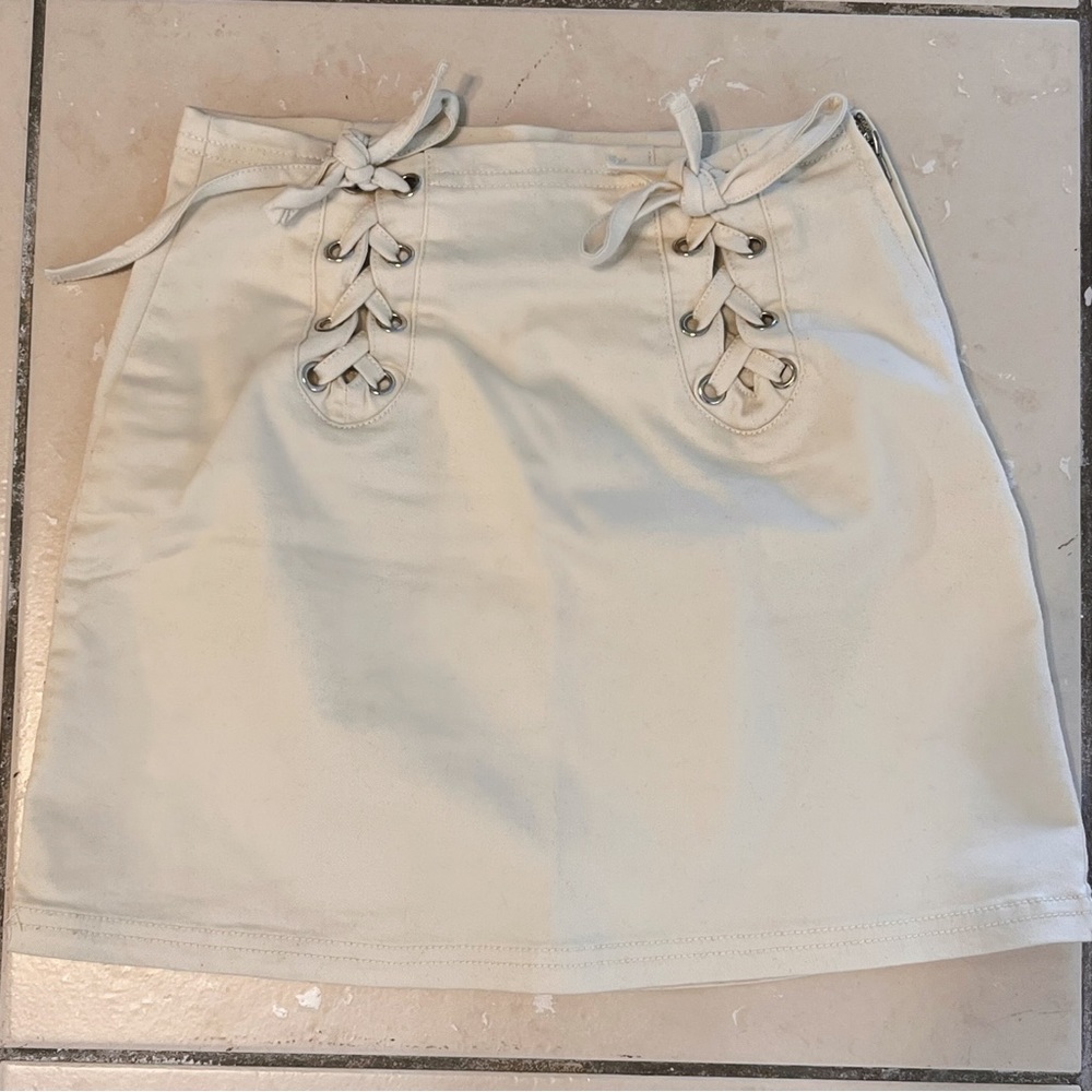 Cream Tied Skirt
